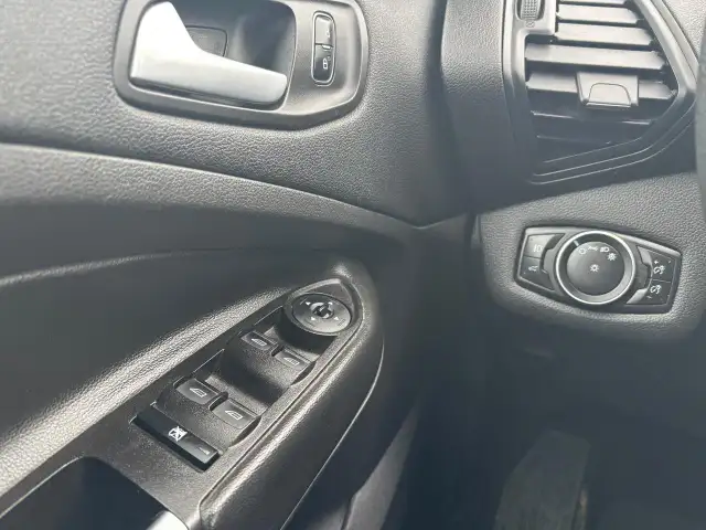 2017 Ford Escape - Photo 14