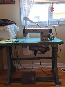 $700 – JUKI DDL-555 Industrial Sewing Machine – High Speed / Exc