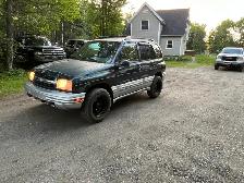 Southern 2002 Chevy tracker - Photo 2