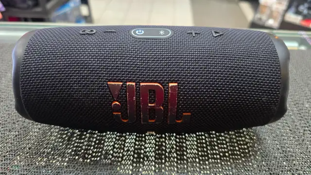 JBL Charge 5 (Midnight Black)