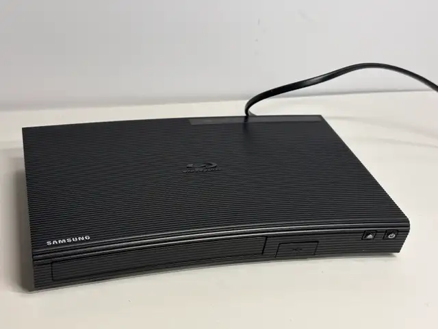 Samsung BD-J5700 Smart Blu-ray Player Wi-Fi HDMI