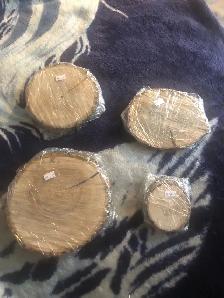 Plusieurs grosseurs de tranches de bois à vendre