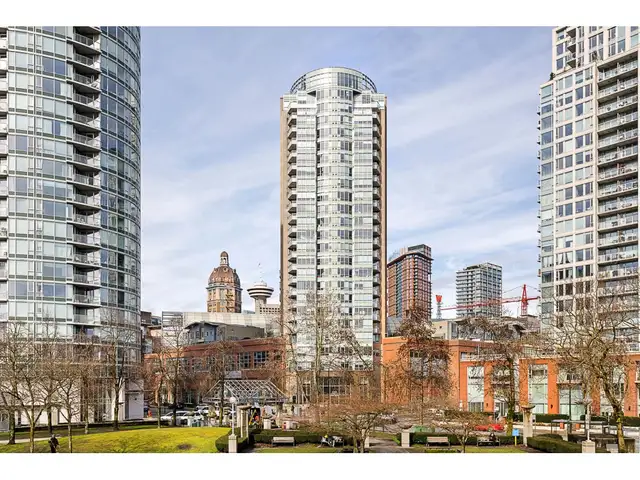 PRIVATE FURNISHED ROOMS – DOWNTOWN VANCOUVER - Photo 13