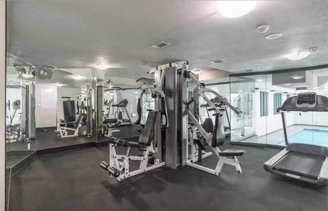 PRIVATE FURNISHED ROOMS – DOWNTOWN VANCOUVER - Photo 14