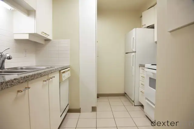 ROOMS AVAILABLE – DOWNTOWN VANCOUVER HIGH-RISE - Photo 4