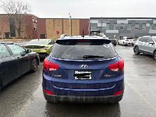 2014 Blue Hyundai - Photo 2