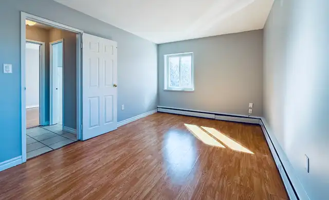 RARE Large Top-Floor Corner Unit - Renovated - Photo 7