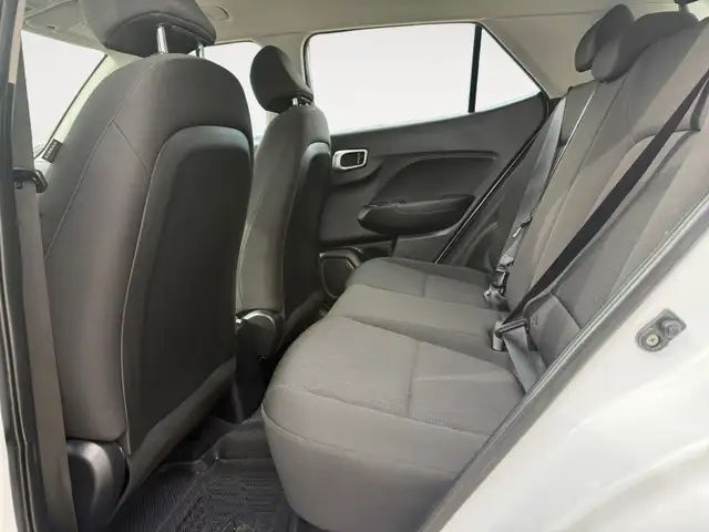 2021 Hyundai Venue Low Km H.seat B.cam Bluetooth 1yr warranty - Photo 12