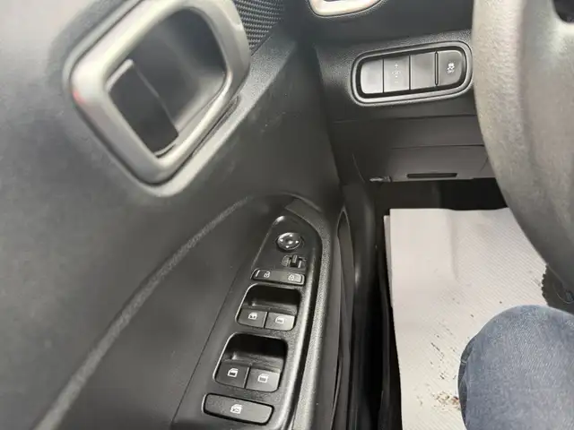 2021 Hyundai Venue Low Km H.seat B.cam Bluetooth 1yr warranty - Photo 20