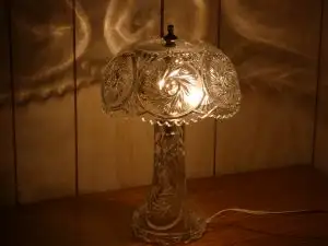 Très belle lampe de chevet en cristal à motif Pin Wheel à vendre - Photo 2