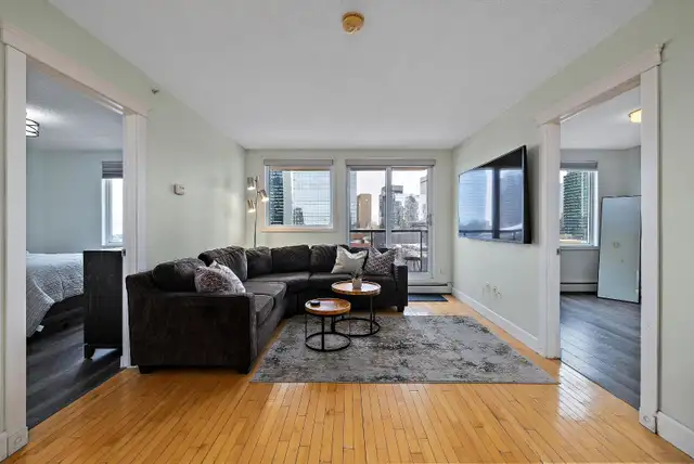 2 BedCondo in THE LEGACY FURNISHED Rogers Place View - Photo 2