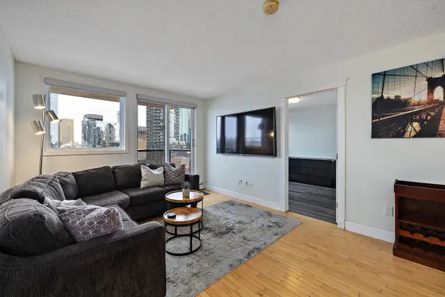 2 BedCondo in THE LEGACY FURNISHED Rogers Place View - Photo 3