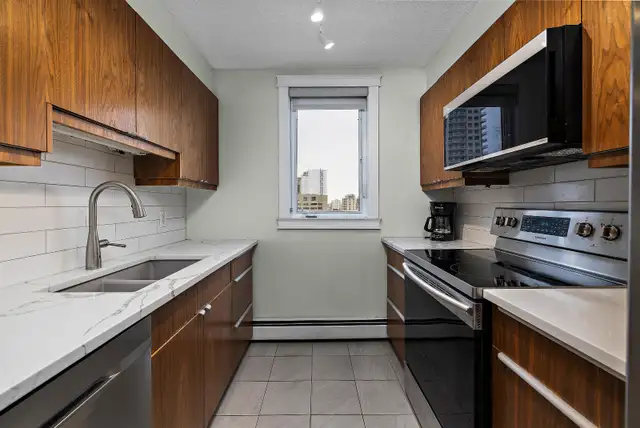 2 BedCondo in THE LEGACY FURNISHED Rogers Place View - Photo 5