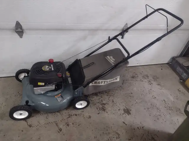 Tondeuse a gazon CRAFTMAN 6.5 hp 21'' de coupe