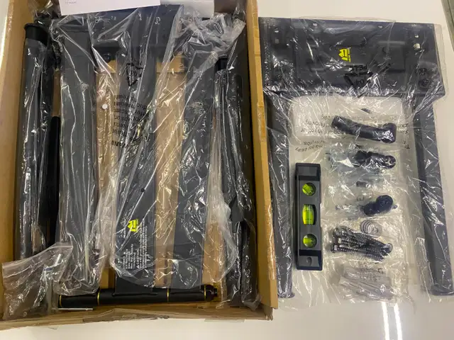 New TV Wall Corner Mounting Bracket with Full Motion