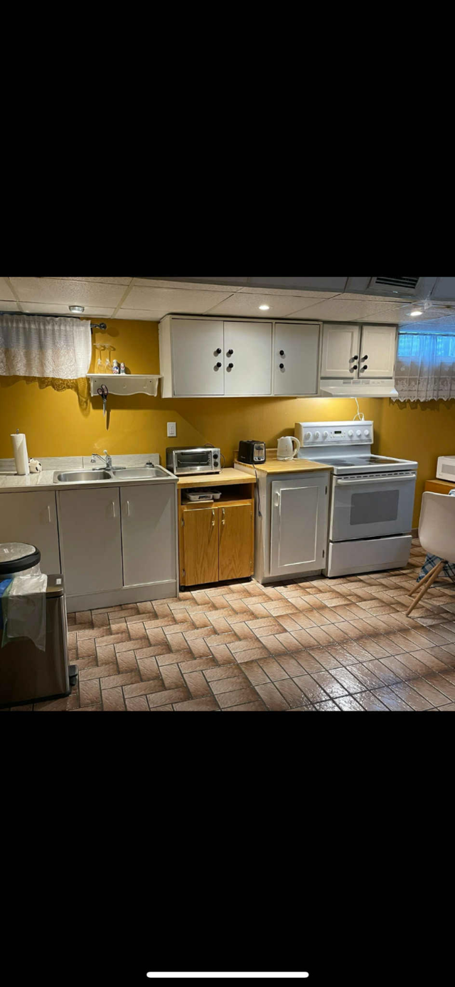 Room for rent. Moncton, near NBCC. Shared 2 bedroom apt. - Photo 2