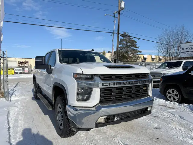 2022 Chevrolet Silverado 3500HD LT 172 - Photo 2