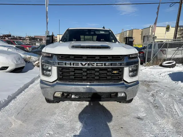 2022 Chevrolet Silverado 3500HD LT 172 - Photo 3