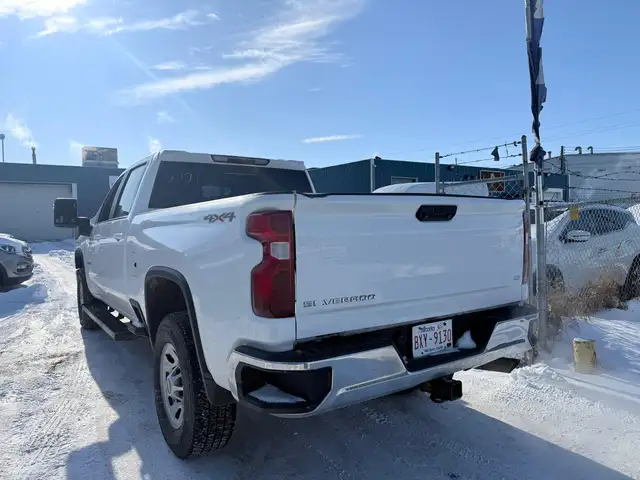 2022 Chevrolet Silverado 3500HD LT 172 - Photo 5