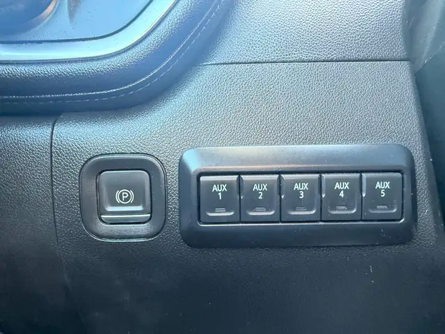 2022 Chevrolet Silverado 3500HD LT 172 - Photo 12