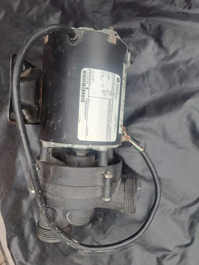 VANTAGE Bath Pump for Sale! Pick up in Welland! 230$