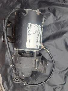 VANTAGE Bath Pump for Sale! Pick up in Welland! 230$