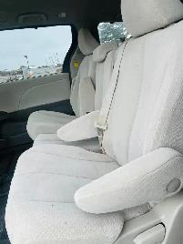 2011 Toyota Sienna LE 4dr Front-wheel Drive Passenger Van Automa - Photo 11