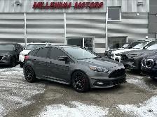2017 Ford Focus ST 6-SPD/NAVIGATION/BACK UP CAMERA/SUNROOF/FINAN