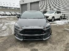 2017 Ford Focus ST 6-SPD/NAVIGATION/BACK UP CAMERA/SUNROOF/FINAN - Photo 2