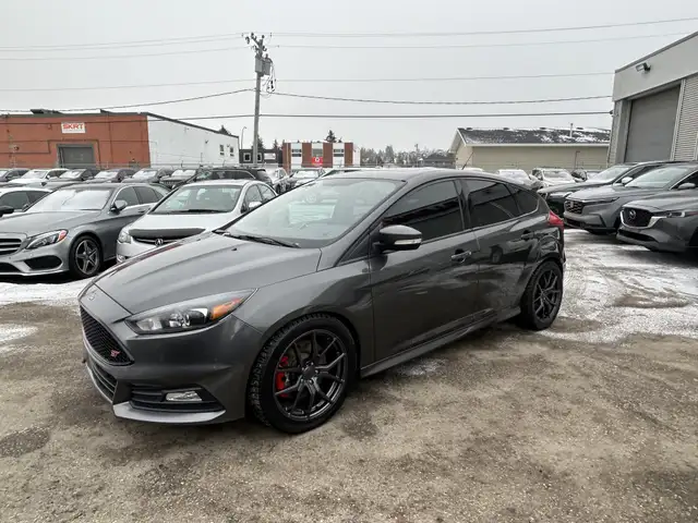 2017 Ford Focus ST 6-SPD/NAVIGATION/BACK UP CAMERA/SUNROOF/FINAN - Photo 3