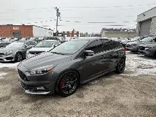 2017 Ford Focus ST 6-SPD/NAVIGATION/BACK UP CAMERA/SUNROOF/FINAN - Photo 3