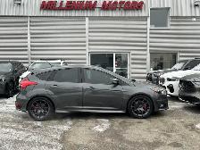 2017 Ford Focus ST 6-SPD/NAVIGATION/BACK UP CAMERA/SUNROOF/FINAN - Photo 4