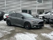 2017 Ford Focus ST 6-SPD/NAVIGATION/BACK UP CAMERA/SUNROOF/FINAN - Photo 6