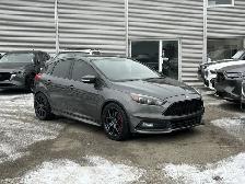 2017 Ford Focus ST 6-SPD/NAVIGATION/BACK UP CAMERA/SUNROOF/FINAN - Photo 7