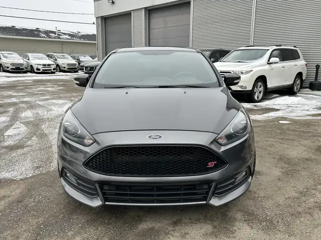 2017 Ford Focus ST 6-SPD/NAVIGATION/BACK UP CAMERA/SUNROOF/FINAN - Photo 9