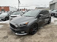 2017 Ford Focus ST 6-SPD/NAVIGATION/BACK UP CAMERA/SUNROOF/FINAN - Photo 10