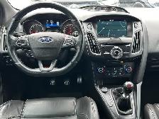 2017 Ford Focus ST 6-SPD/NAVIGATION/BACK UP CAMERA/SUNROOF/FINAN - Photo 27