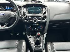 2017 Ford Focus ST 6-SPD/NAVIGATION/BACK UP CAMERA/SUNROOF/FINAN - Photo 28