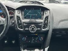 2017 Ford Focus ST 6-SPD/NAVIGATION/BACK UP CAMERA/SUNROOF/FINAN - Photo 29