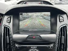 2017 Ford Focus ST 6-SPD/NAVIGATION/BACK UP CAMERA/SUNROOF/FINAN - Photo 31