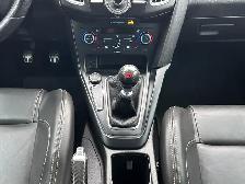 2017 Ford Focus ST 6-SPD/NAVIGATION/BACK UP CAMERA/SUNROOF/FINAN - Photo 32