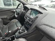 2017 Ford Focus ST 6-SPD/NAVIGATION/BACK UP CAMERA/SUNROOF/FINAN - Photo 44