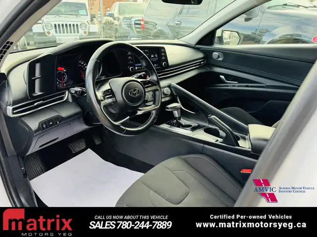 2022 Hyundai Elantra SEL - Photo 18