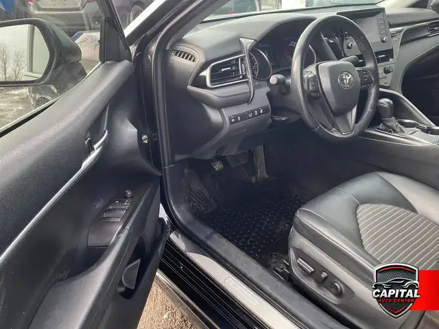 2022 Toyota Camry SE - Photo 8