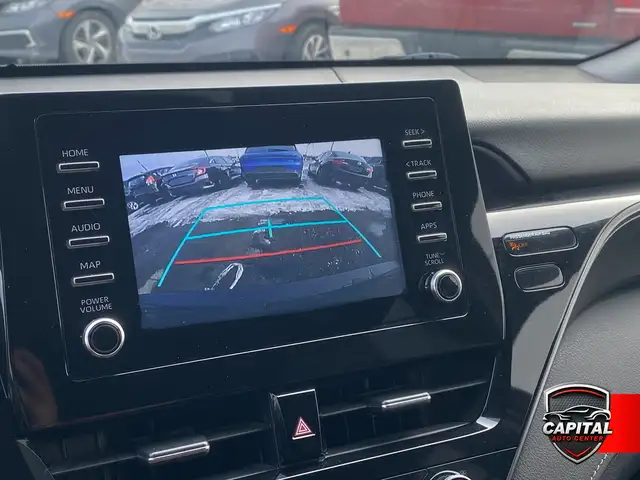 2022 Toyota Camry SE - Photo 17
