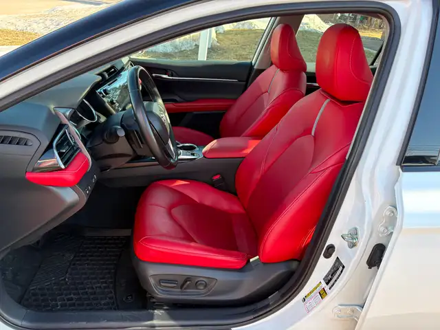 2020 Toyota Camry XSE Panoramic Sunroof! Backup Camera! Htd.... - Photo 14