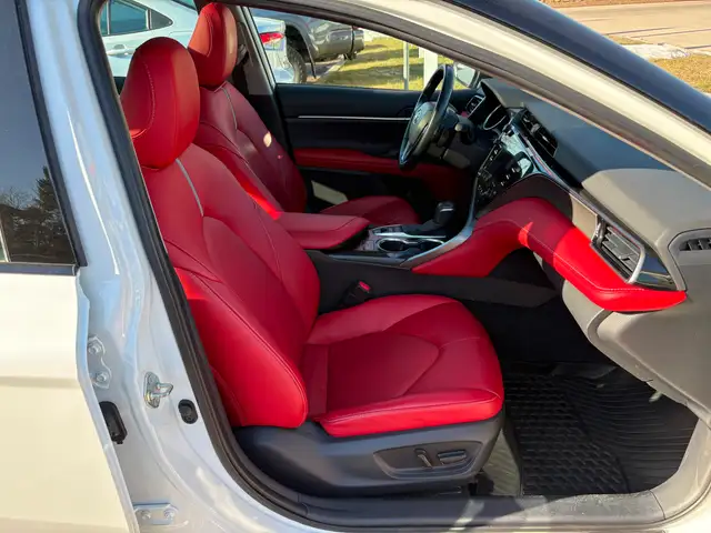 2020 Toyota Camry XSE Panoramic Sunroof! Backup Camera! Htd.... - Photo 17