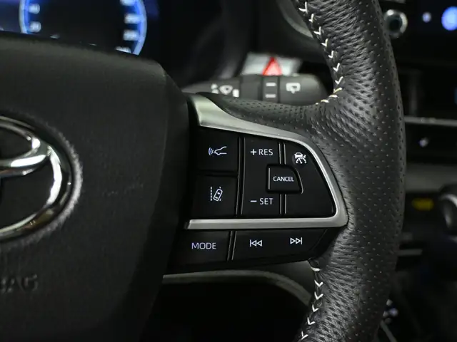 2025 Toyota SIENNA HYBRID XSE No Accident Sunroof Digital Dash W - Photo 16