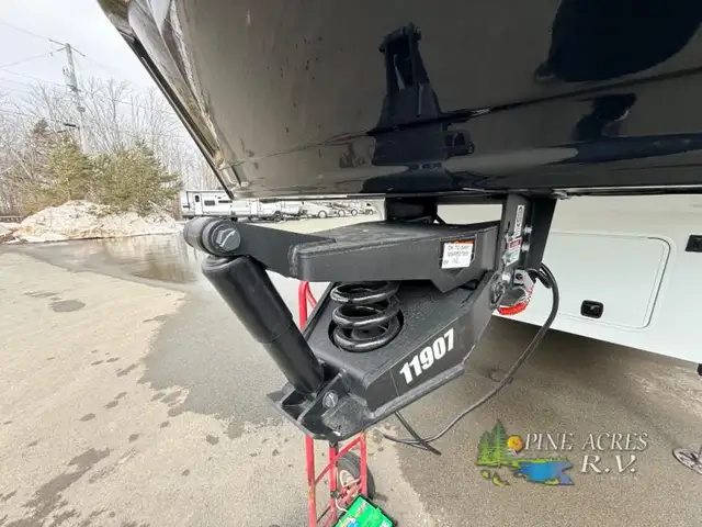 2026 Brinkley Model Z 3100 - Photo 9