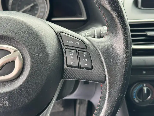 2014 Mazda MAZDA3 GS-SKYGREAT FUEL ECONOMY - Photo 17